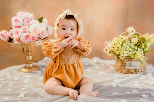 银川宝宝几个月会转头